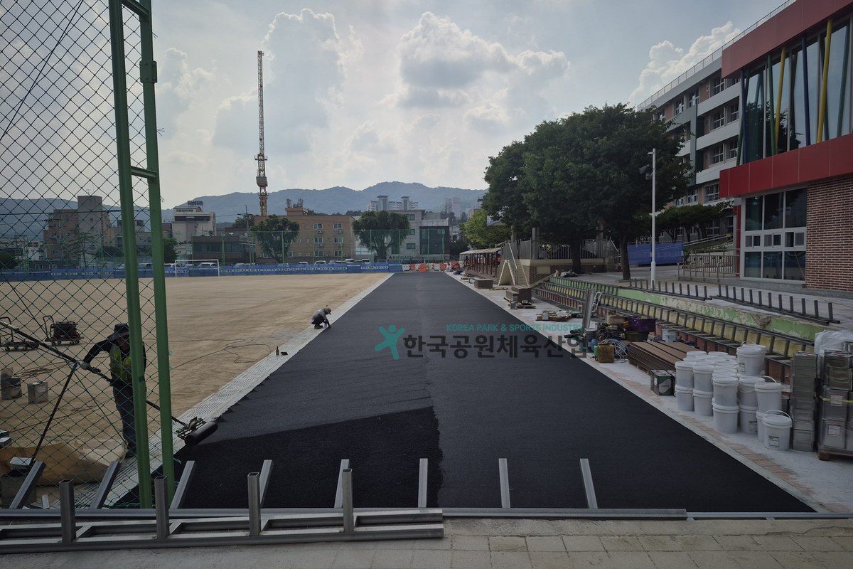 경기 이천초 학교 운동장 체육시설 탄성포장재 납품 현장