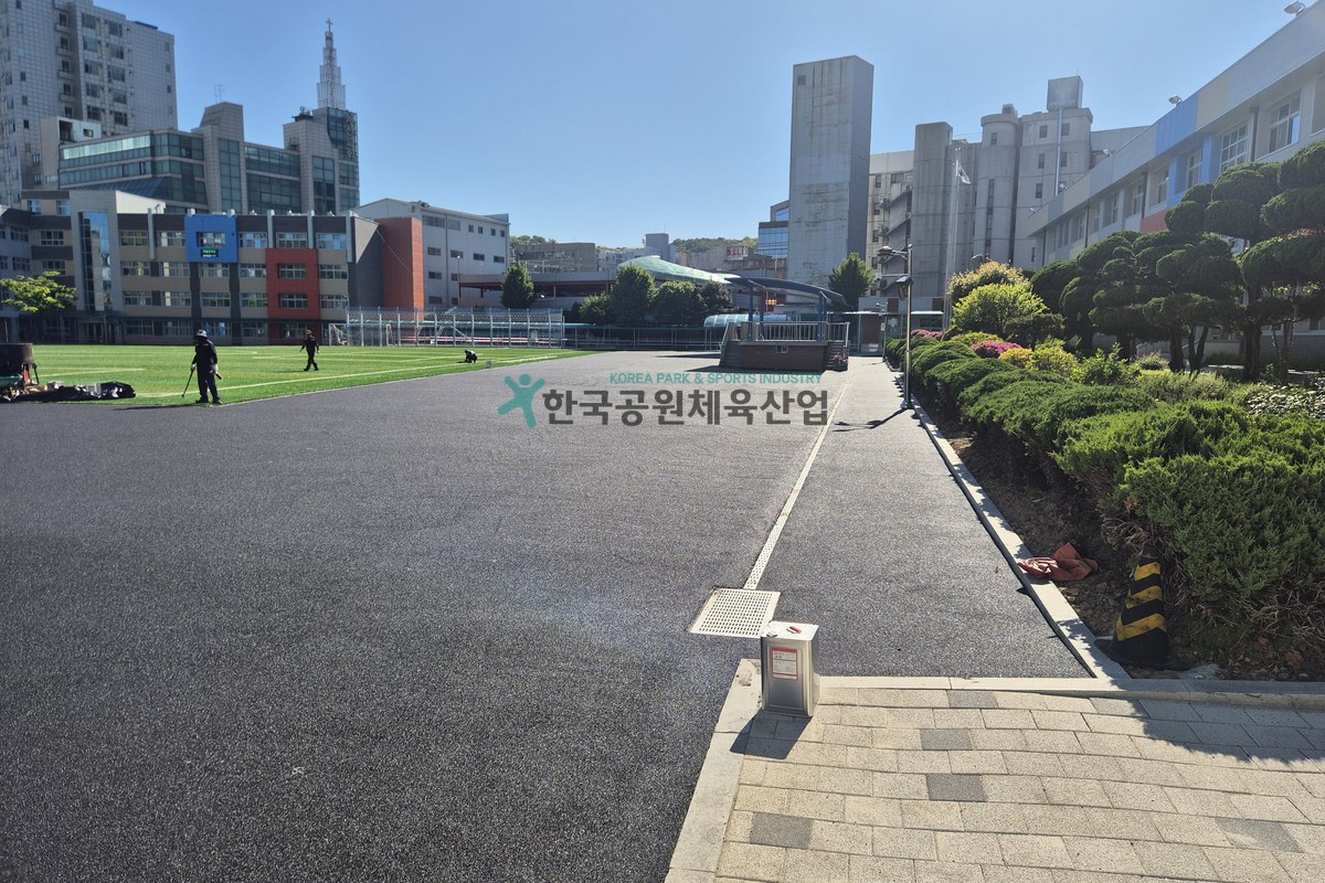 체육시설 탄성포장재 HK-15R 제품 자재 모습