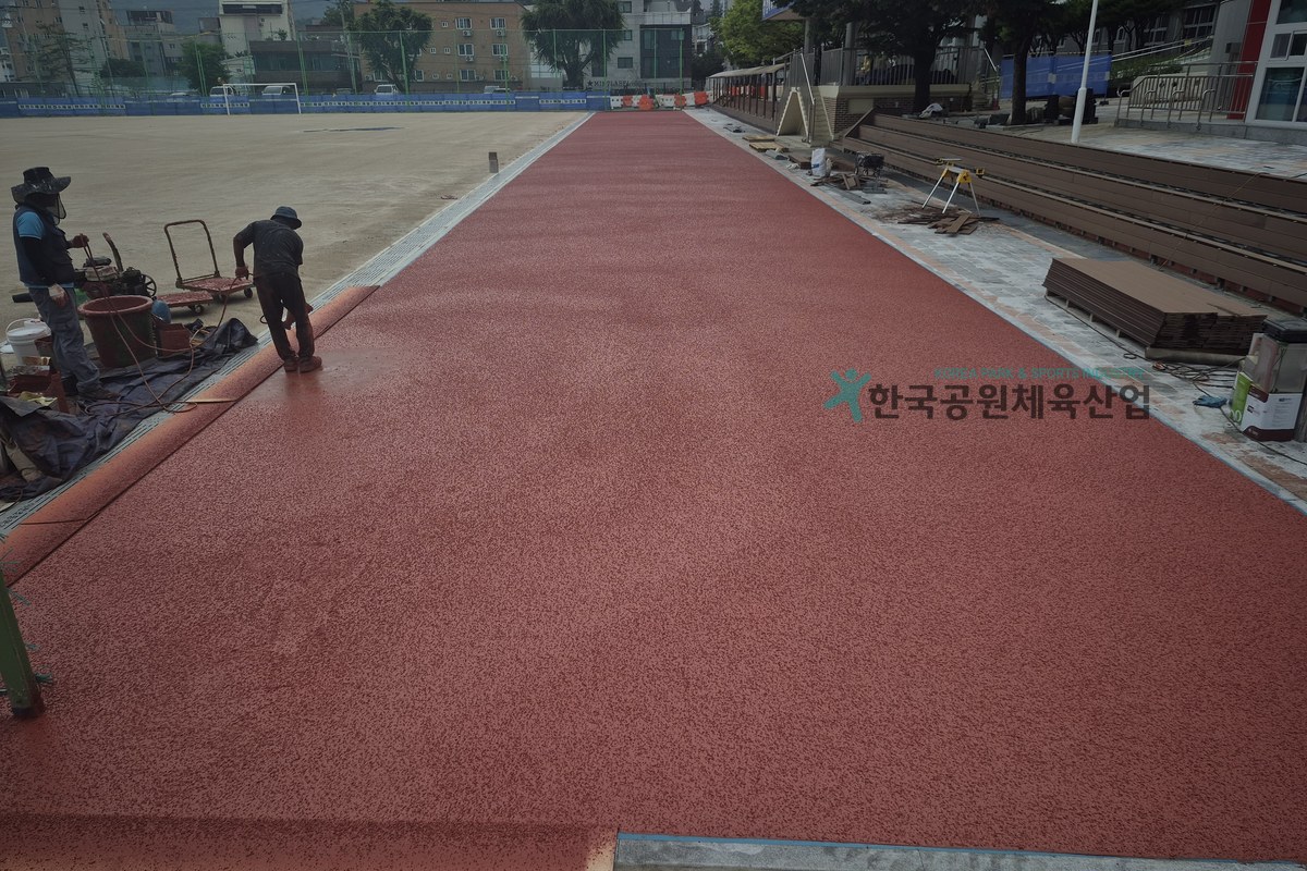 이천초 공간재구조화사업 관급자재 납품 완료 전경