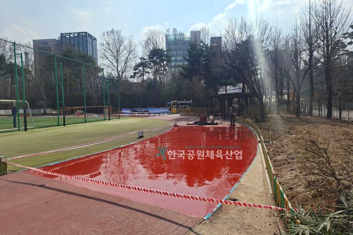 체육시설 탄성포장재 표층 마감 디테일