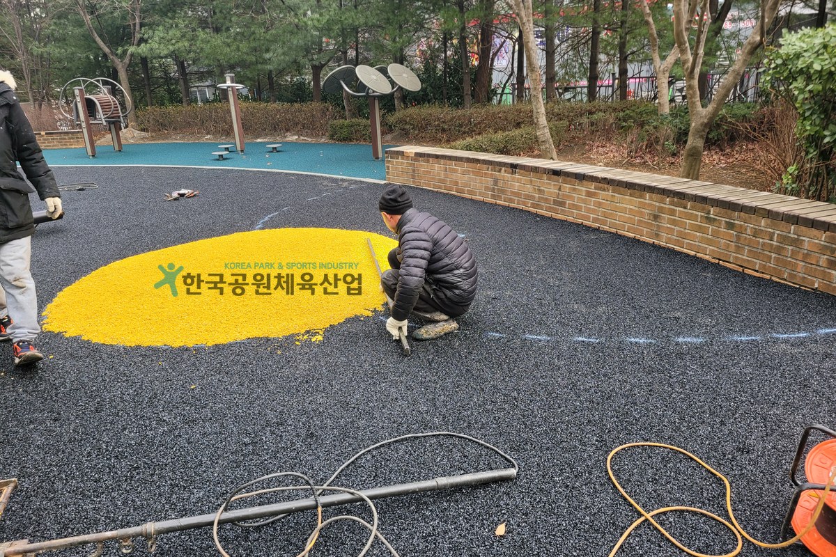 아파트 놀이터 탄성포장재 시공 완료 전경