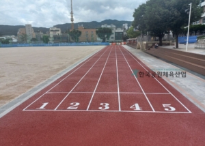 경기 이천초 체육시설 탄성포장재 관급자재 납품 사례 | 한국공원체육산업