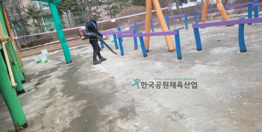 경기 수원광교·김포한강 상록아파트 어린이놀이터 탄성포장재 구매교체 납품 사례 (HK-75 T75mm)