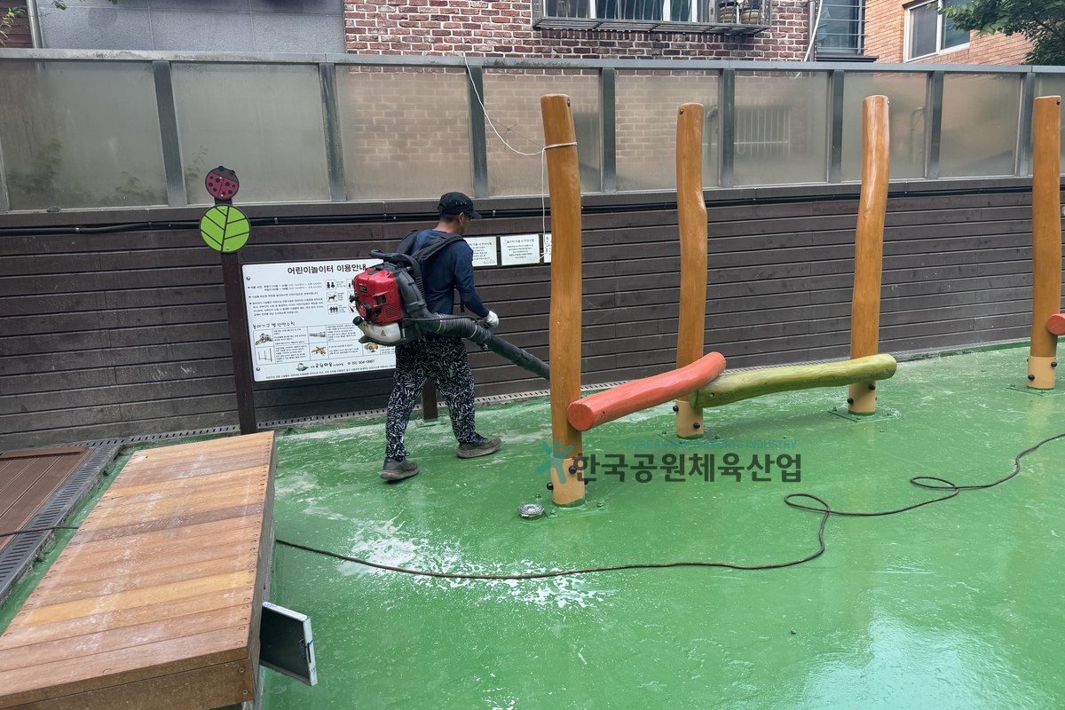 경기 과천시 시립공원마을어린이집 놀이터 정비 전경