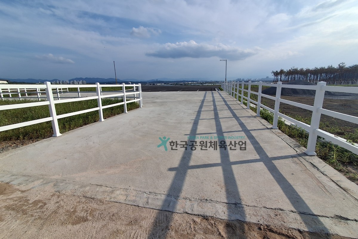 경북 영천시 경마공원 체육시설 탄성포장재 시공 모습
