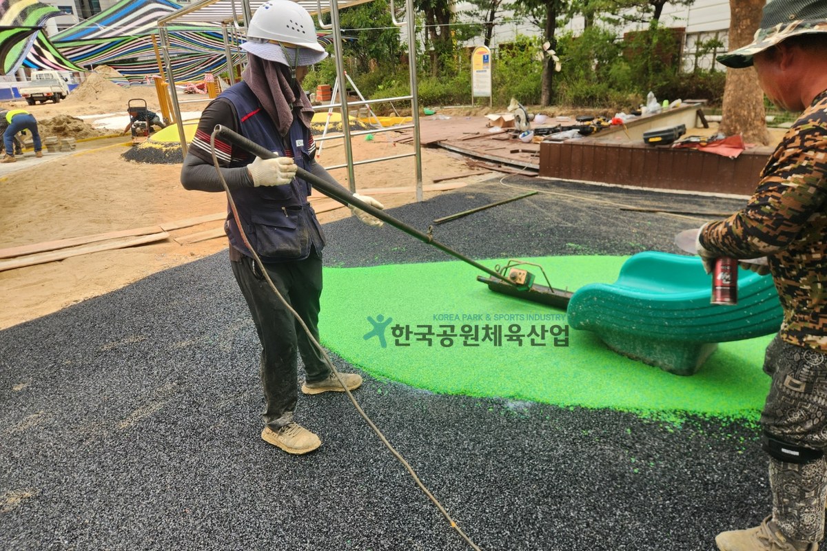 HK-75 T75mm 탄성포장재 포설 과정
