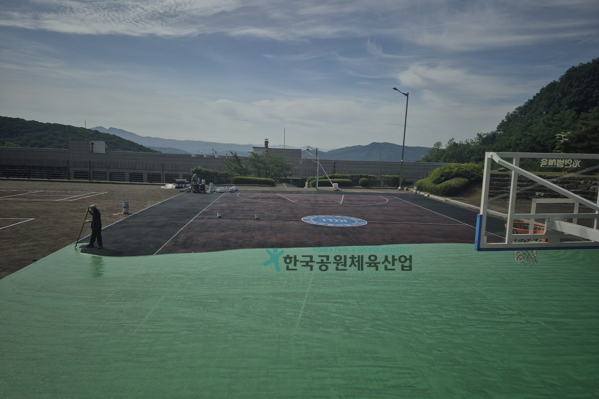 체육시설 탄성포장재 HK-U3G T3mm 시공 전 바닥 상태