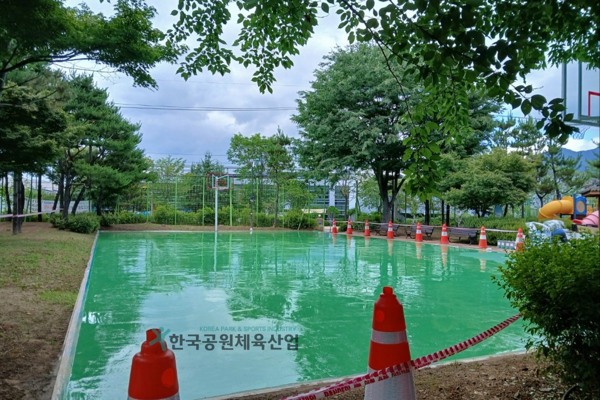 우레탄수지 도포 및 탑코팅 마감 작업