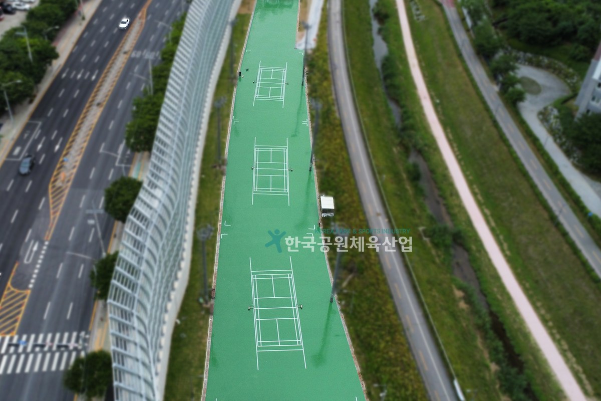 소음저감시설 및 보도육교 야간 전경