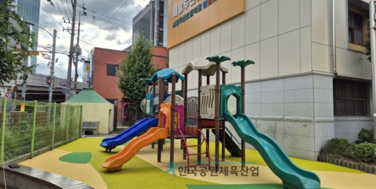 서울 금천구 유치원 탄성포장재 납품