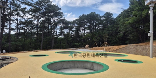 충남 아산 키즈가든 놀이터 탄성포장재 납품