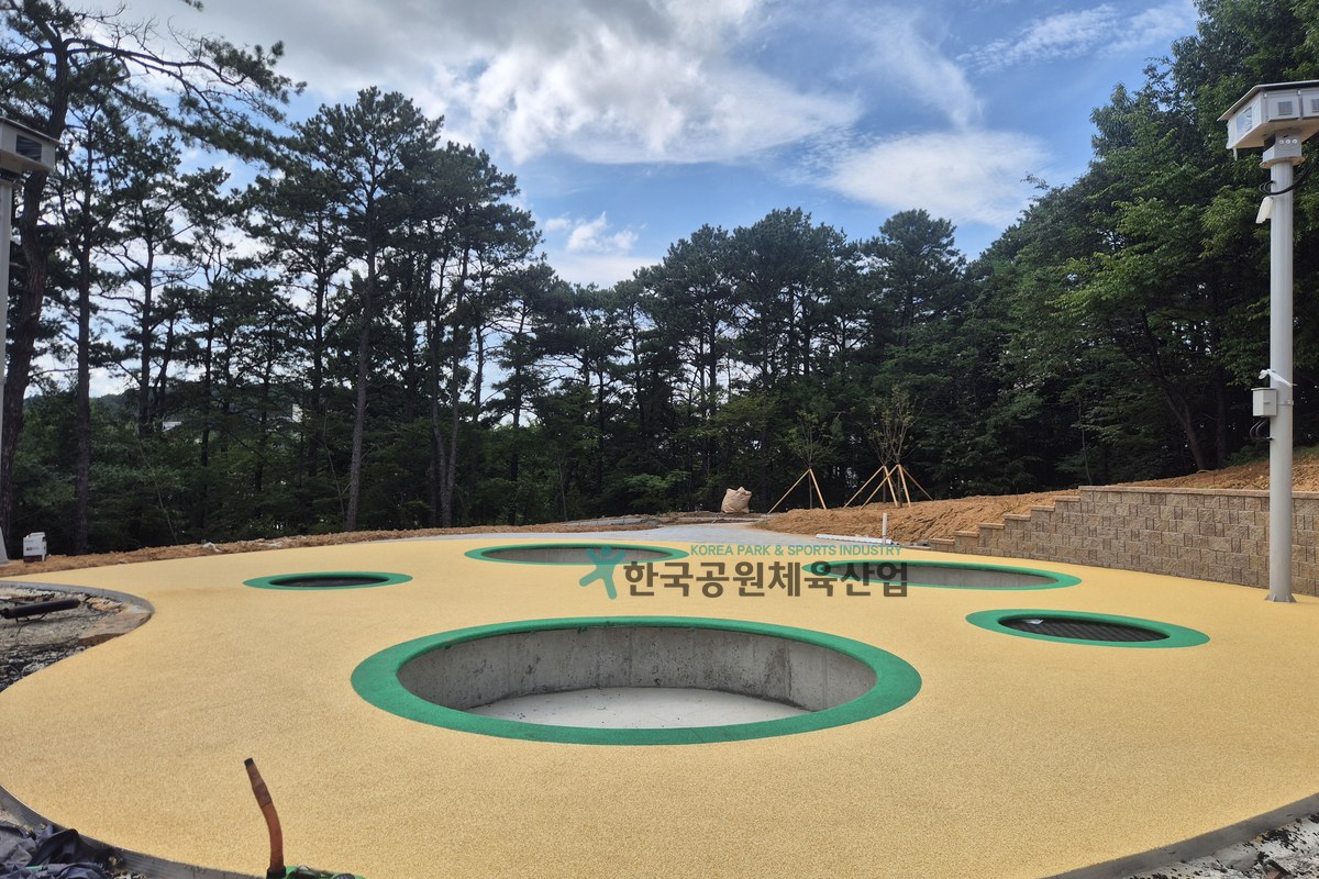 충남 아산 키즈가든 놀이터 탄성포장재 납품