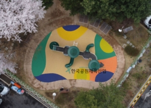 부천 쌈지공원 놀이터 탄성포장 납품
