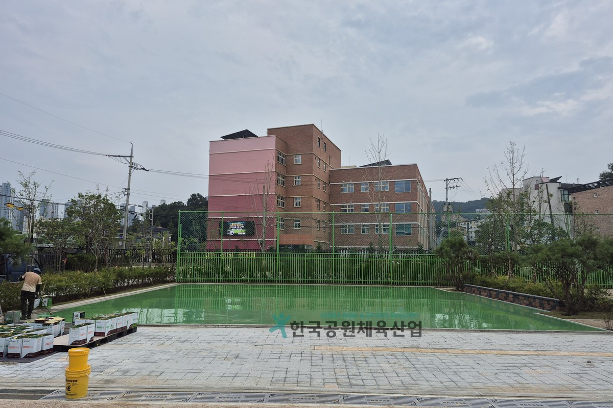 학교 운동장 친환경 탄성포장재 시공 구간