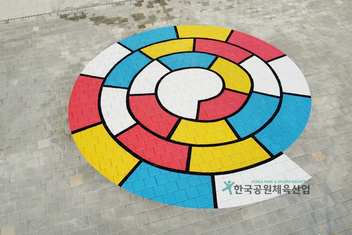 한국공원체육산업 제조 자재 납품 현장